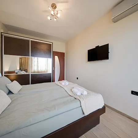 Southpark Luxe - Free Underground Parking - Metro Apartman