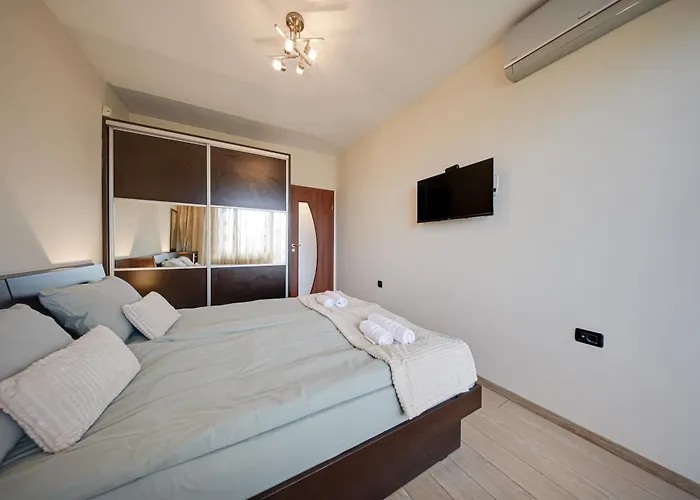 Southpark Luxe - Free Underground Parking - Metro Appartement